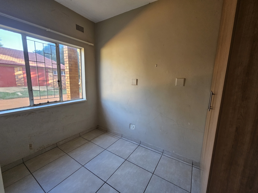 To Let 2 Bedroom Property for Rent in Adamayview North West